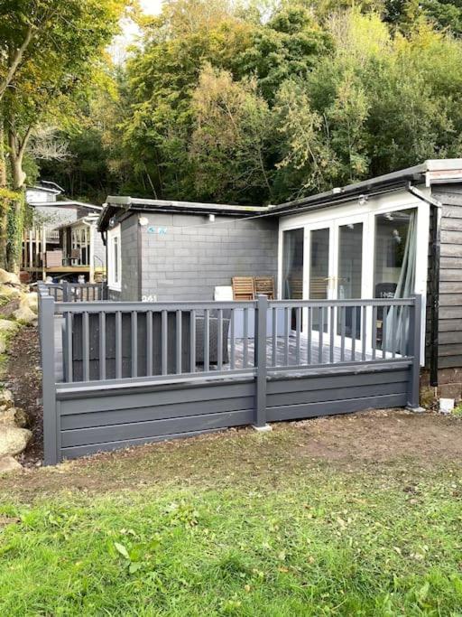 Stunning 3 Bed Riverside Cabin In Snowdonia Caeathro ภายนอก รูปภาพ