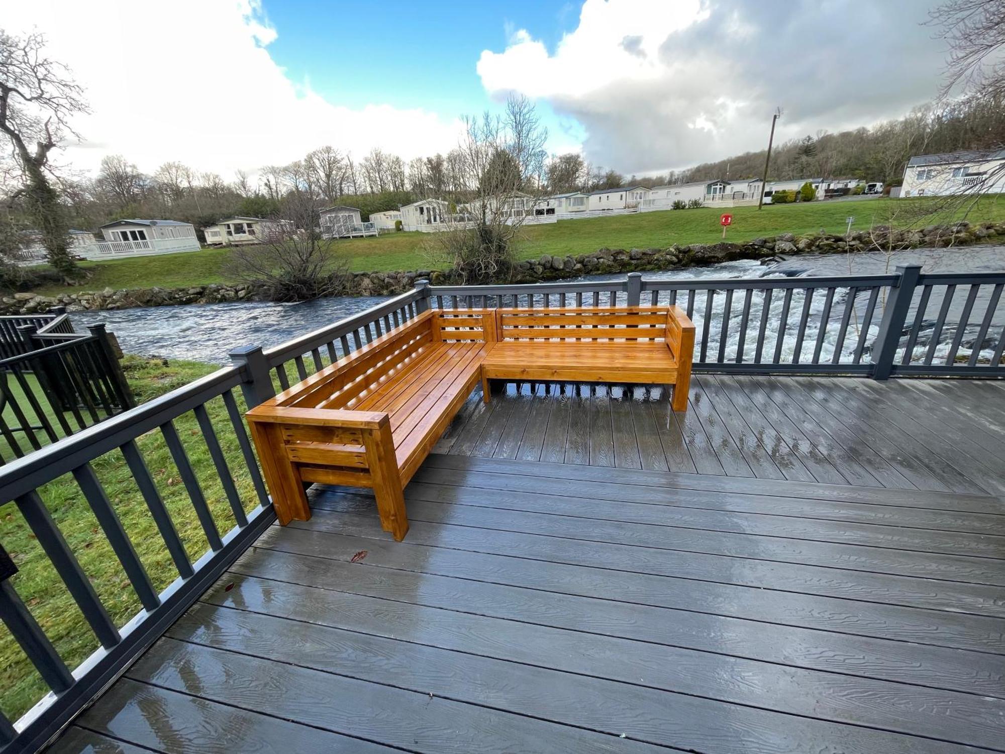 Stunning 3 Bed Riverside Cabin In Snowdonia Caeathro ภายนอก รูปภาพ
